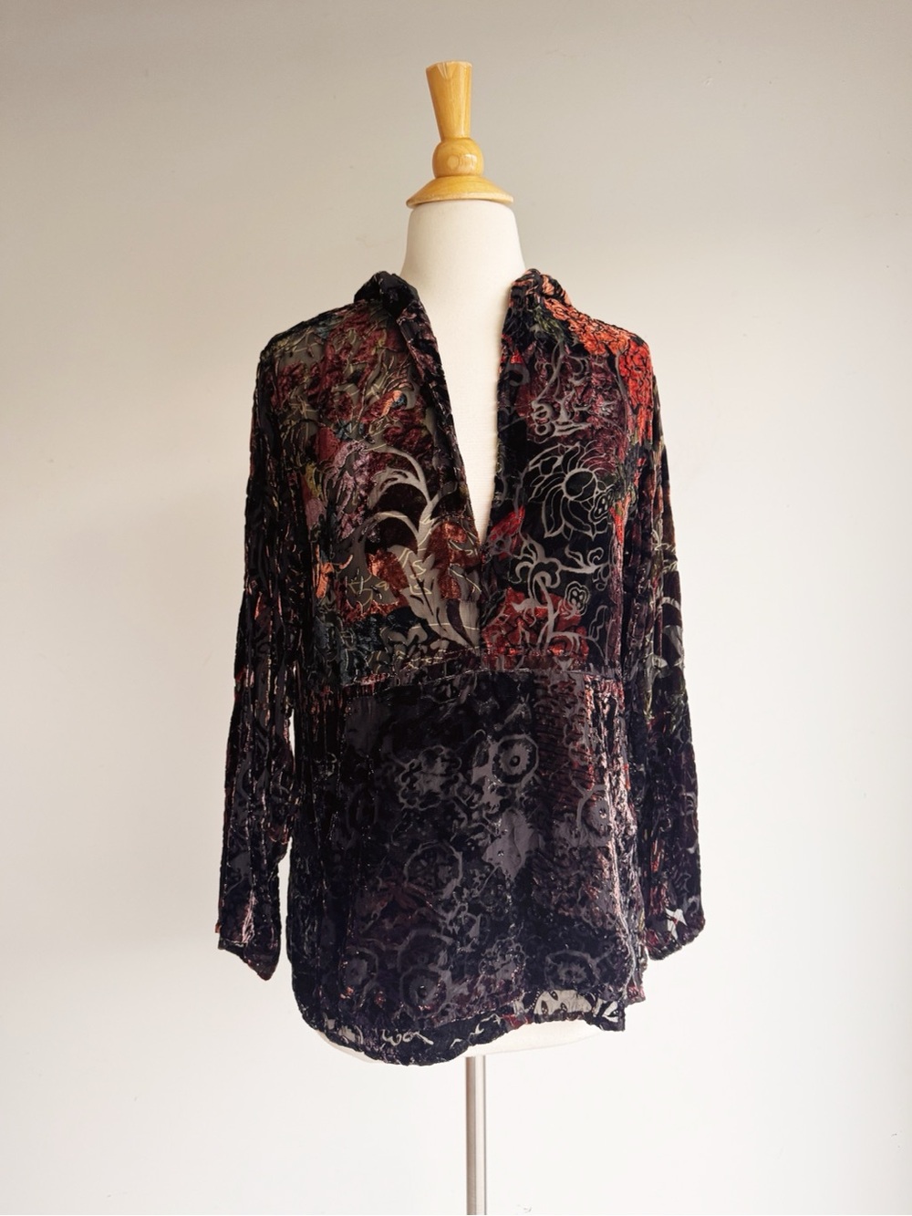 Chico’s Silk Velvet Burnout Hooded Top Sheer Boho Goth Grunge Small